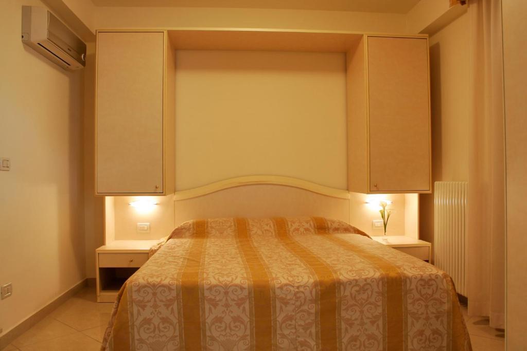 Residence Olimpo Rimini Room photo